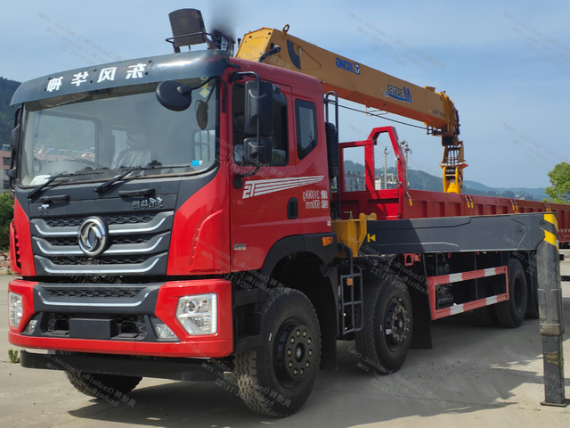 8х4- Huashen T5-300 HP