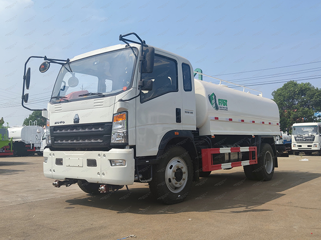 Howo 4x2 5 шоо дөрвөлжин метрийн усан сан