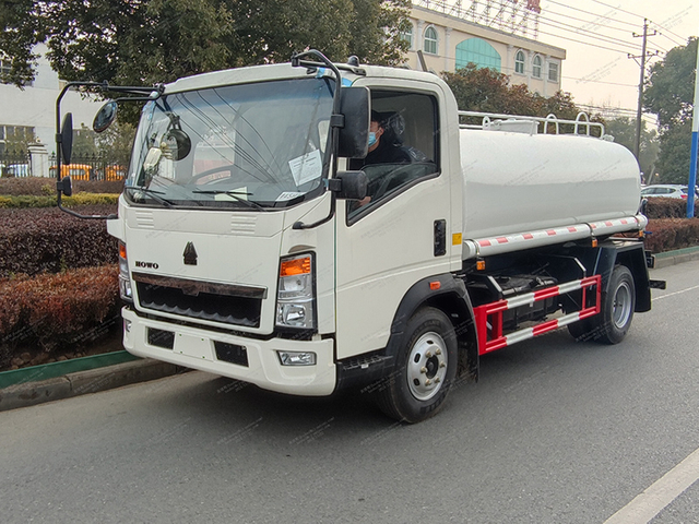 Howo 4x2 8 куб метрийн тосны ачааны машин
