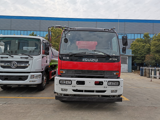 Isuzu FTR Spracer